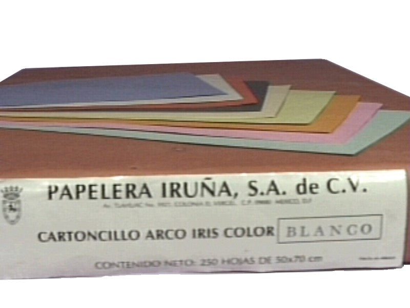 Cartoncillo Iris 68kg Crema 50×70cm Beroky® Hoja 01
