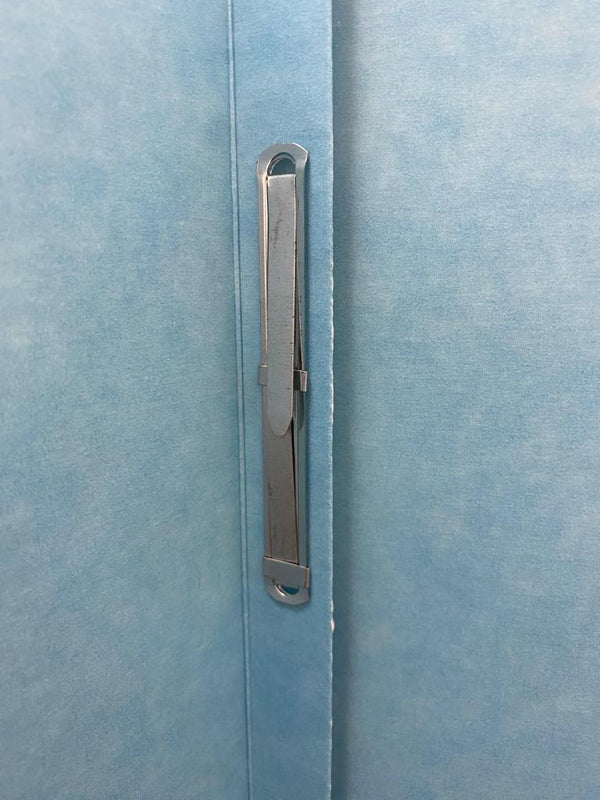 Carpeta Pressboard Broche 8cm ½ CejaAccopres " Azul Claro Carta ACCO® P4553 Pieza 7501357045537 02