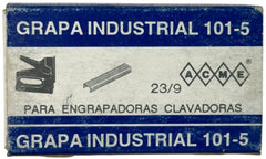 Grapa p/Clavadora Corona 12.7mm Cal.23/9 101-5 pata 8mm 5/16" c/1000 Acme® [Caja] 2