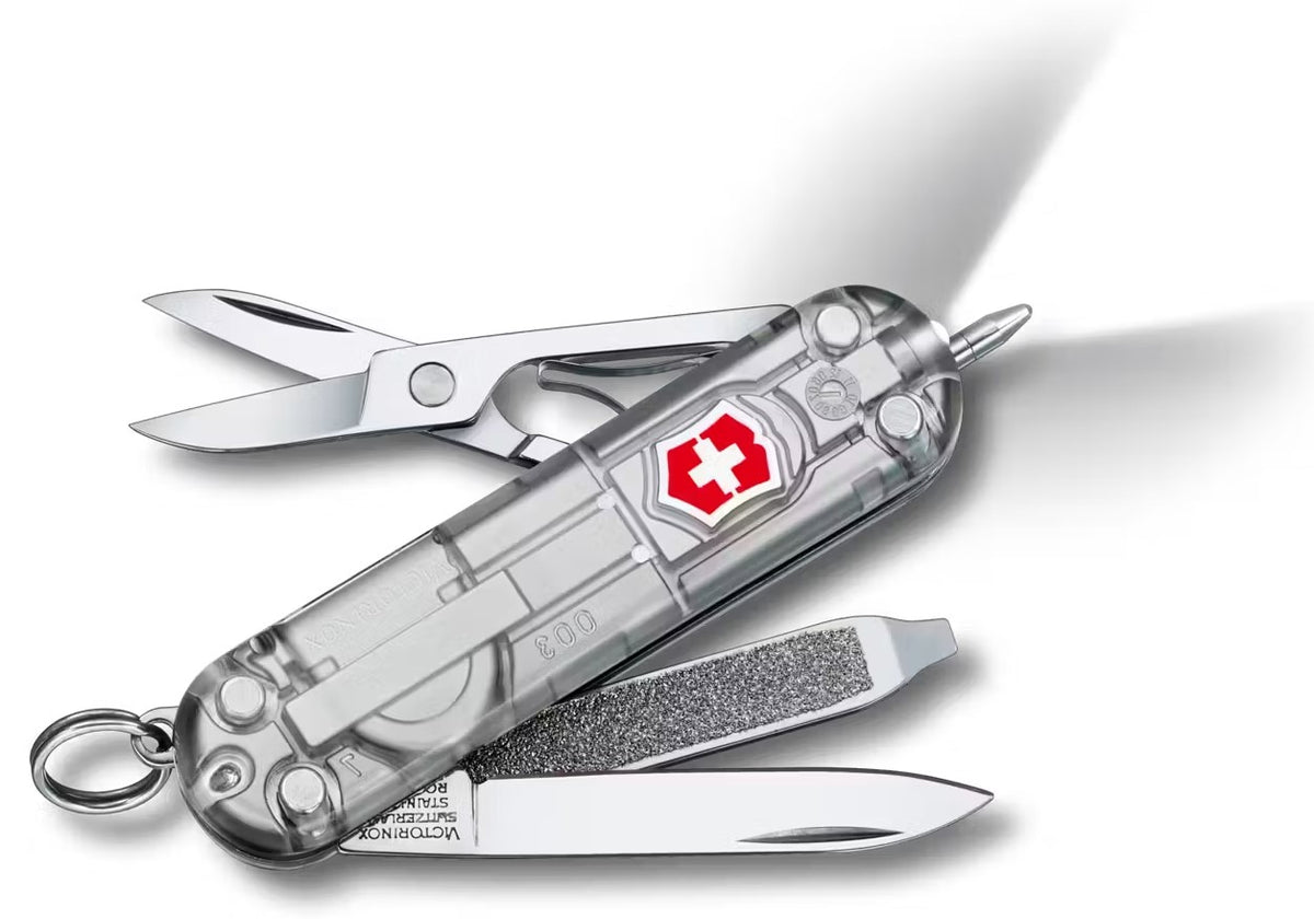 Navaja 58mm Signature Lite c/Luz 58mm Plata Transpare Victorinox® 0.6226.T7 [Pieza] 7611160007377
