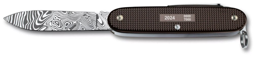 Navaja Limited Edition Farmer X Alox Damascus 93mm Café 2024 Victorinox® 0.8271.J24 [Pieza] Imagen secundaria del producto