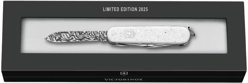 Navaja Limited Edition Companion Damascus 91mm Corian® Blanco 2025 Victorinox® 1.3901.J25 [Pieza] 7611160271969 6