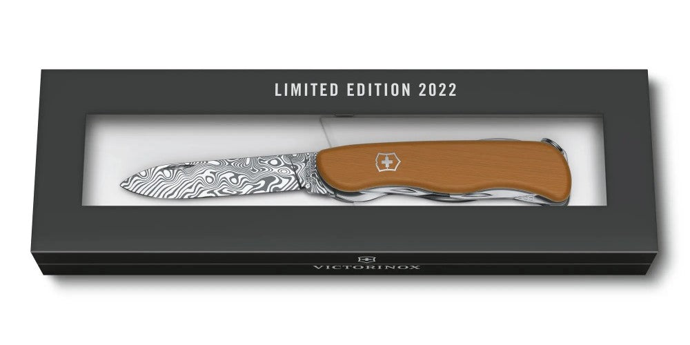 Navaja Limited Edition Picknicker Damascus 111mm Madera 2022 Victorinox® 0.8301.J22 [Pieza] 7611160211910 2