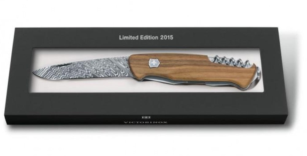Navaja Limited Edition Ranger Wood Damascus 111mm Madera 2015 Victorinox® 0.9551.J15 [Pieza] 7611160052483 2