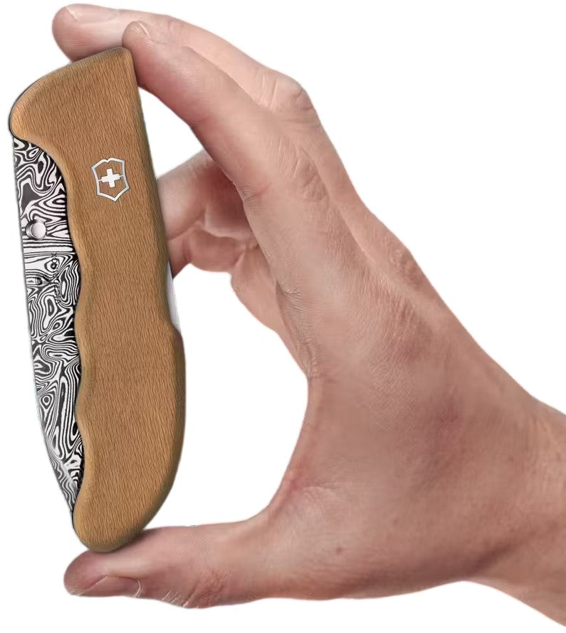 Navaja Limited Edition Evoke Wood Damast 130mm Madera 2026 Victorinox® 0.9410.J26 [Pieza] 7611160287403 4