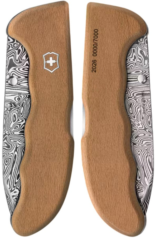 Navaja Limited Edition Evoke Wood Damast 130mm Madera 2026 Victorinox® 0.9410.J26 [Pieza] 7611160287403 9