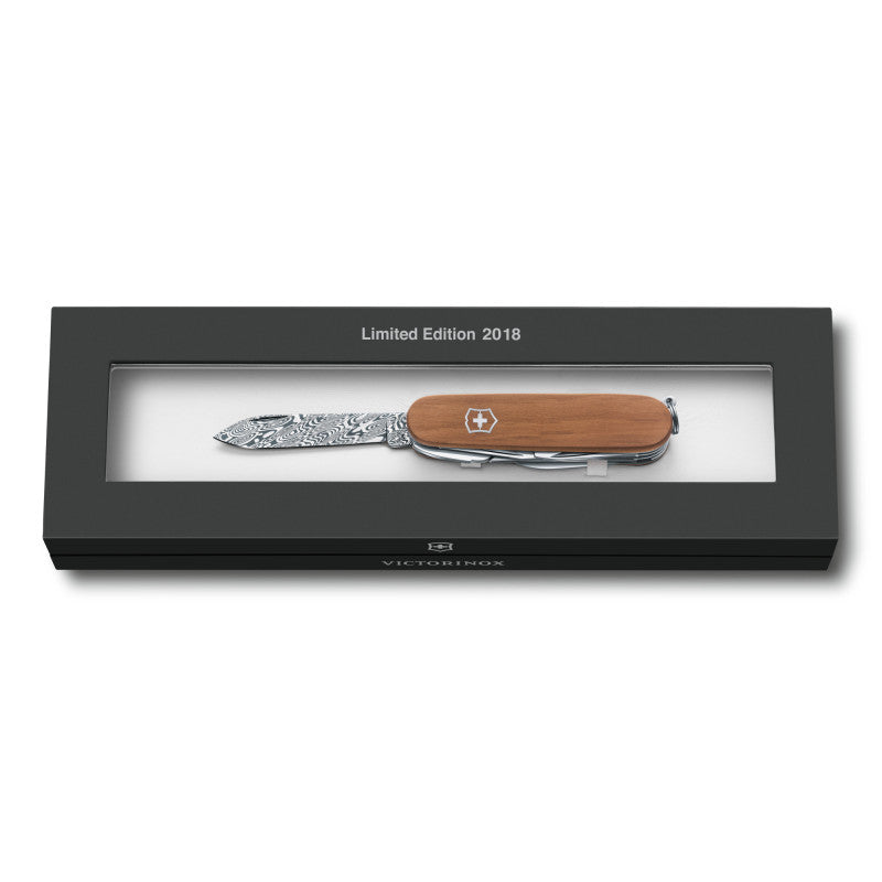 Navaja Limited Edition Deluxe Tinker Damascus 91mm Madera 2018 Victorinox® 1.4721.J18 [Pieza] Imagen secundaria del producto