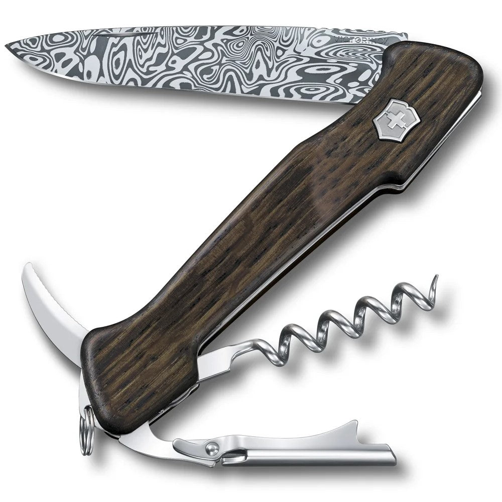 Navaja Limited Edition Wine Máster Damascus 130mm Madera 2019 Victorinox® 0.9701.J19 [Pieza] 7611160063144 Imagen principal del producto