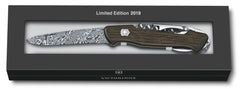 Navaja Limited Edition Wine Máster Damascus 130mm Madera 2019 Victorinox® 0.9701.J19 [Pieza] 7611160063144 2
