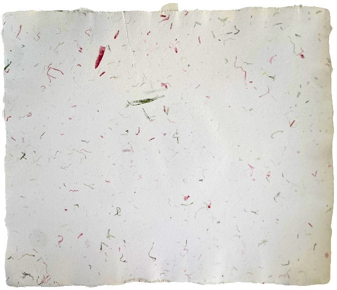 Papel Hecho a Mano c/Rafia Verde y Roja Crema 50×60cm Nattura® PEX1+506 Hoja 01