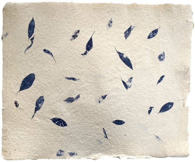 Papel Hecho a Mano c/Hoja Azul Crema 50×60cm Nattura® PEX1+201 Hoja 01