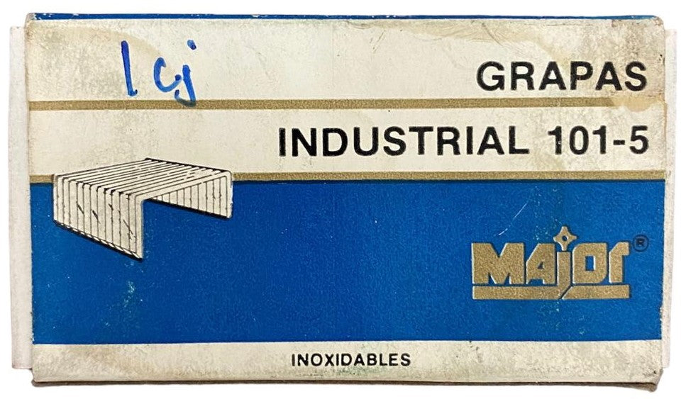 Grapa p/Clavadora Corona 12.7mm Cal.23 101-5 pata 8mm 5/16" c/1000 Major CB4 Pieza 77914008835 01