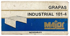 Grapa p/Clavadora Corona 12.7mm Cal.23 101-4 pata 6mm ¼" c/1000 Major G-5019 Pieza 01